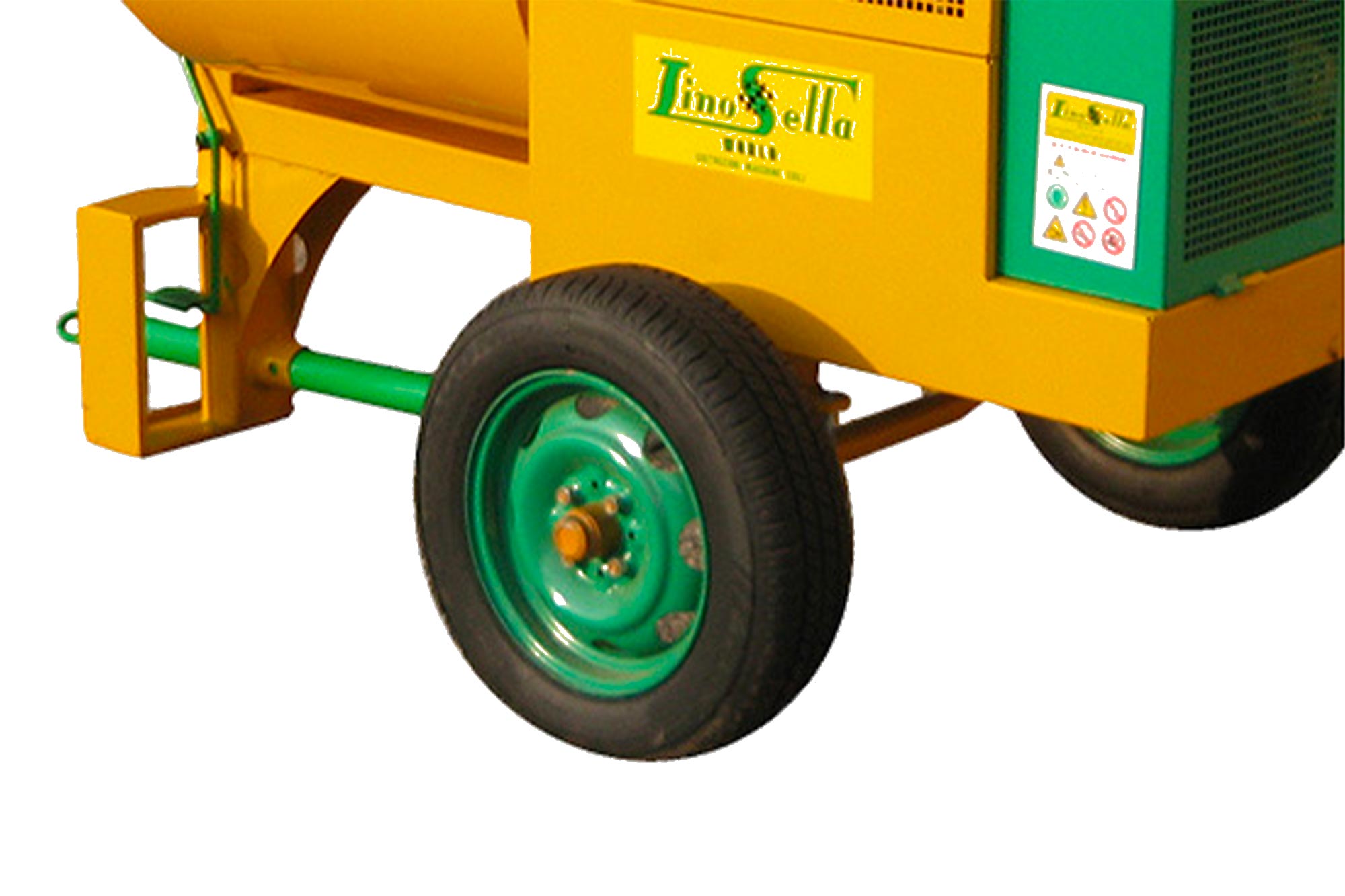 Die Luftreifen, mit einer Dicke von 550 x 15, hat spezielle Geräte, die die Maschine amortisieren, wenn sie bewegt wird Modell S 320 Art S 80 D