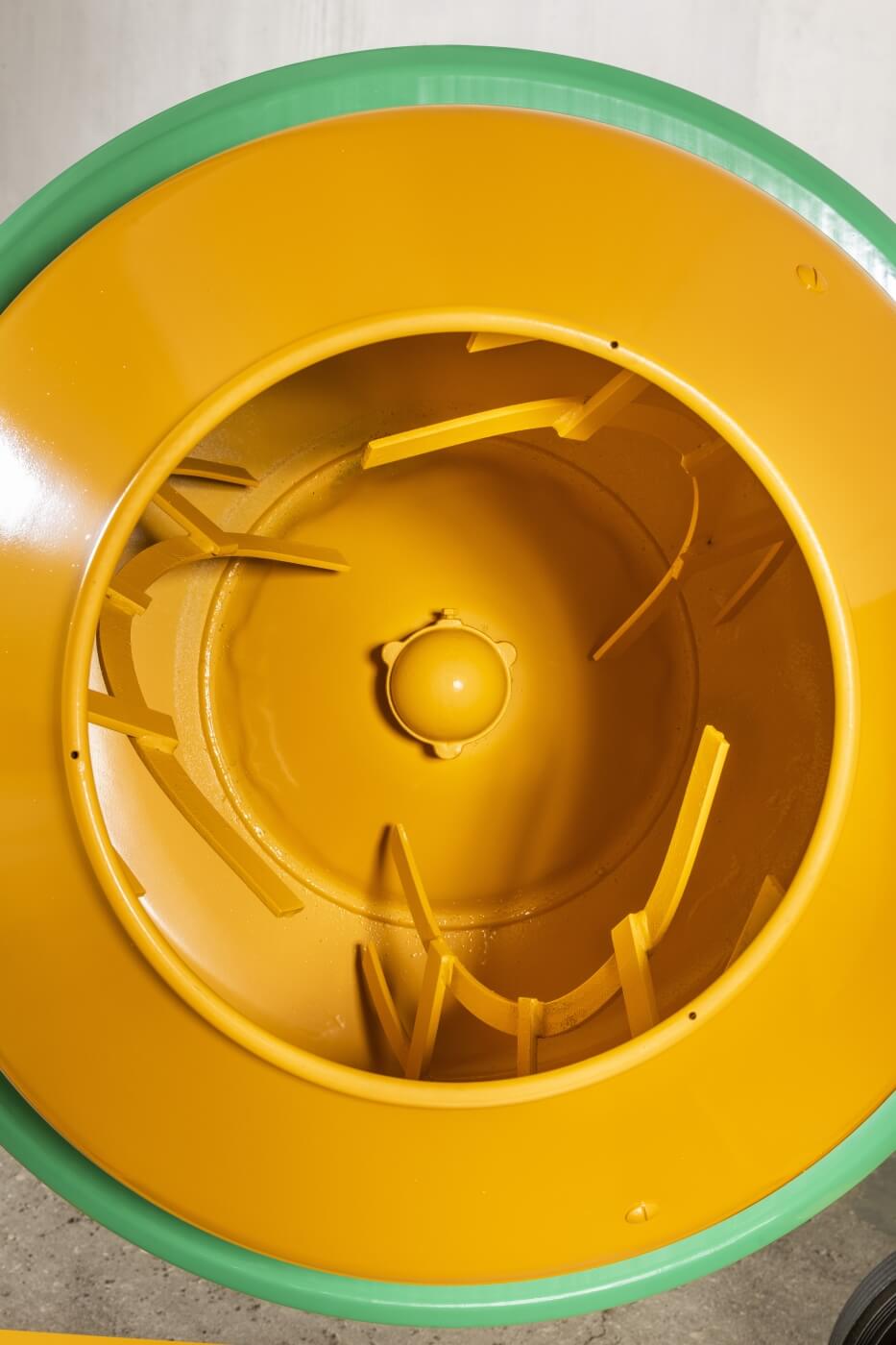 Optimal mixing and reduced mixing time thanks to a special counter bottom that pushes the material towards the sides of the drum. The blades construction ensures easy replacement, as they are bolded not welded. Model S 360 Type S 14 A