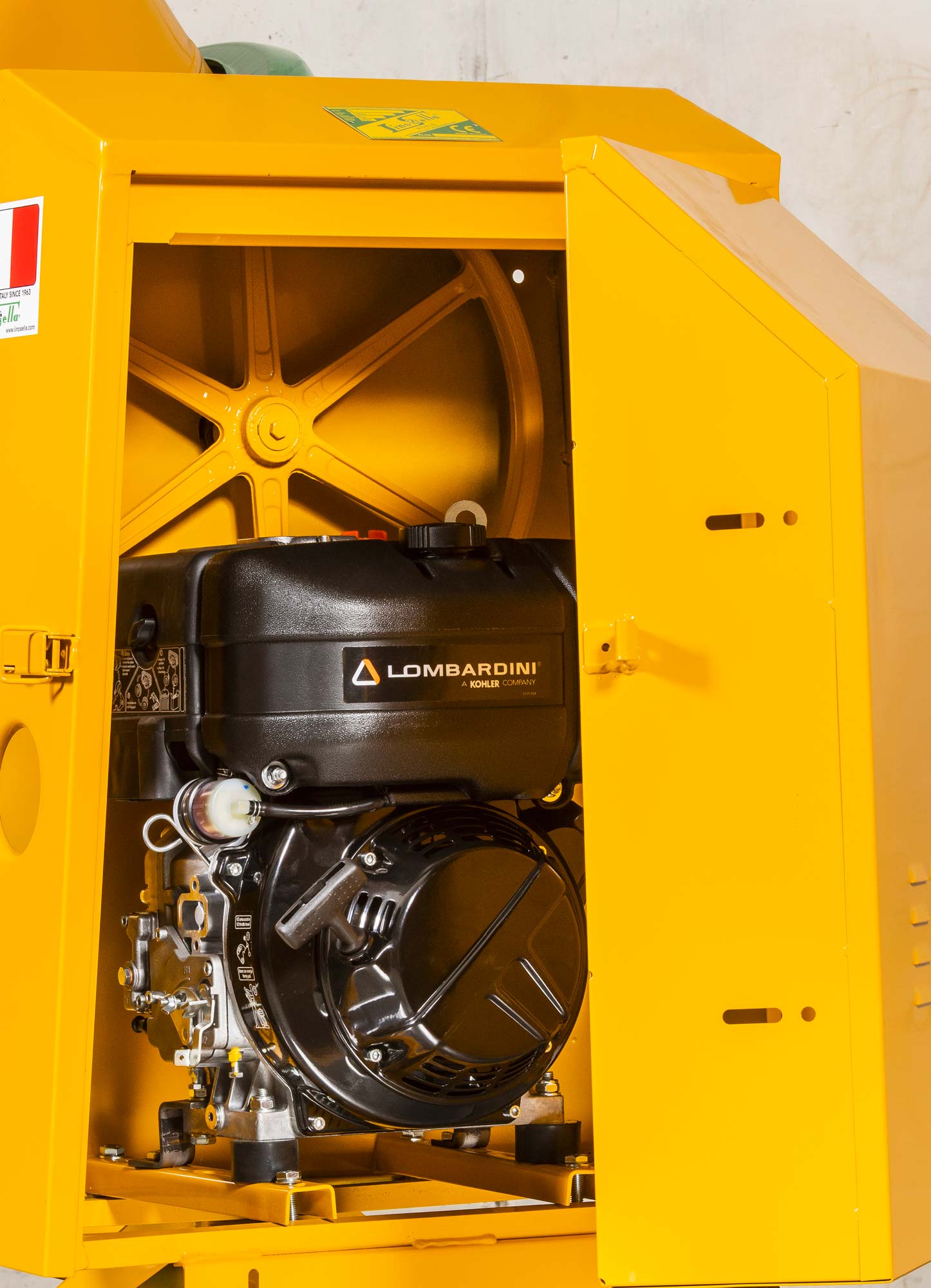 La hermigonera se puede suministrar con cabina grande adecuada para cualquier tipo de motor diesel, eléctrico y de gasolina de las principales marcas internacionales Modelo S 360 Tipo S 85 A